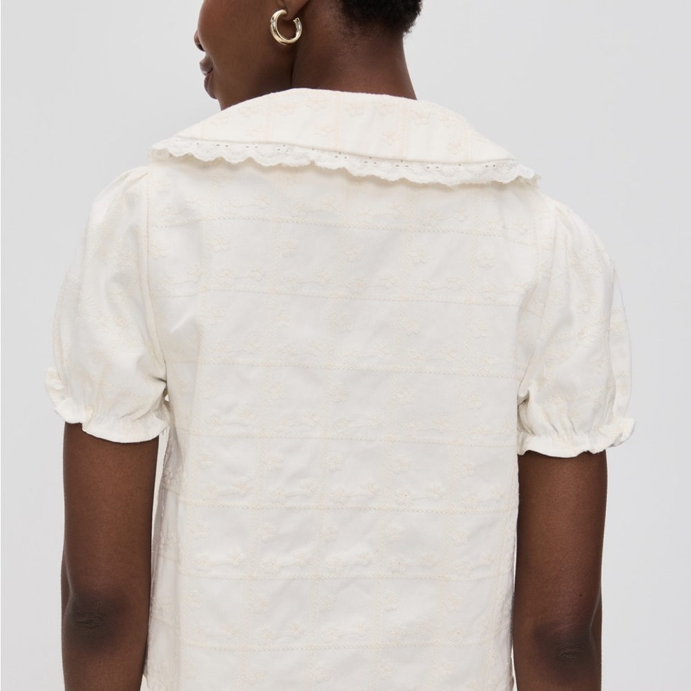 Elegant Cream Tie-Front Blouse - Picture 2 of 9